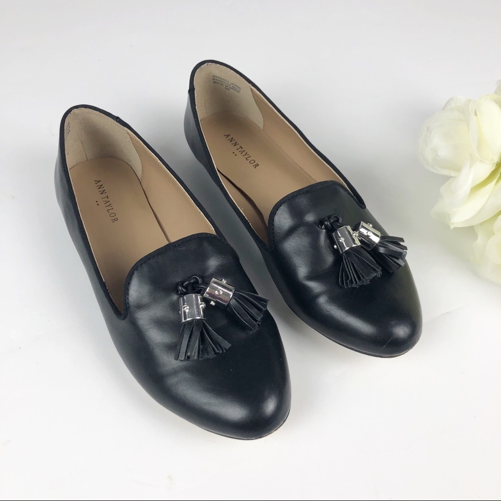 Ann Taylor Black Tassel Loafers Size 8
